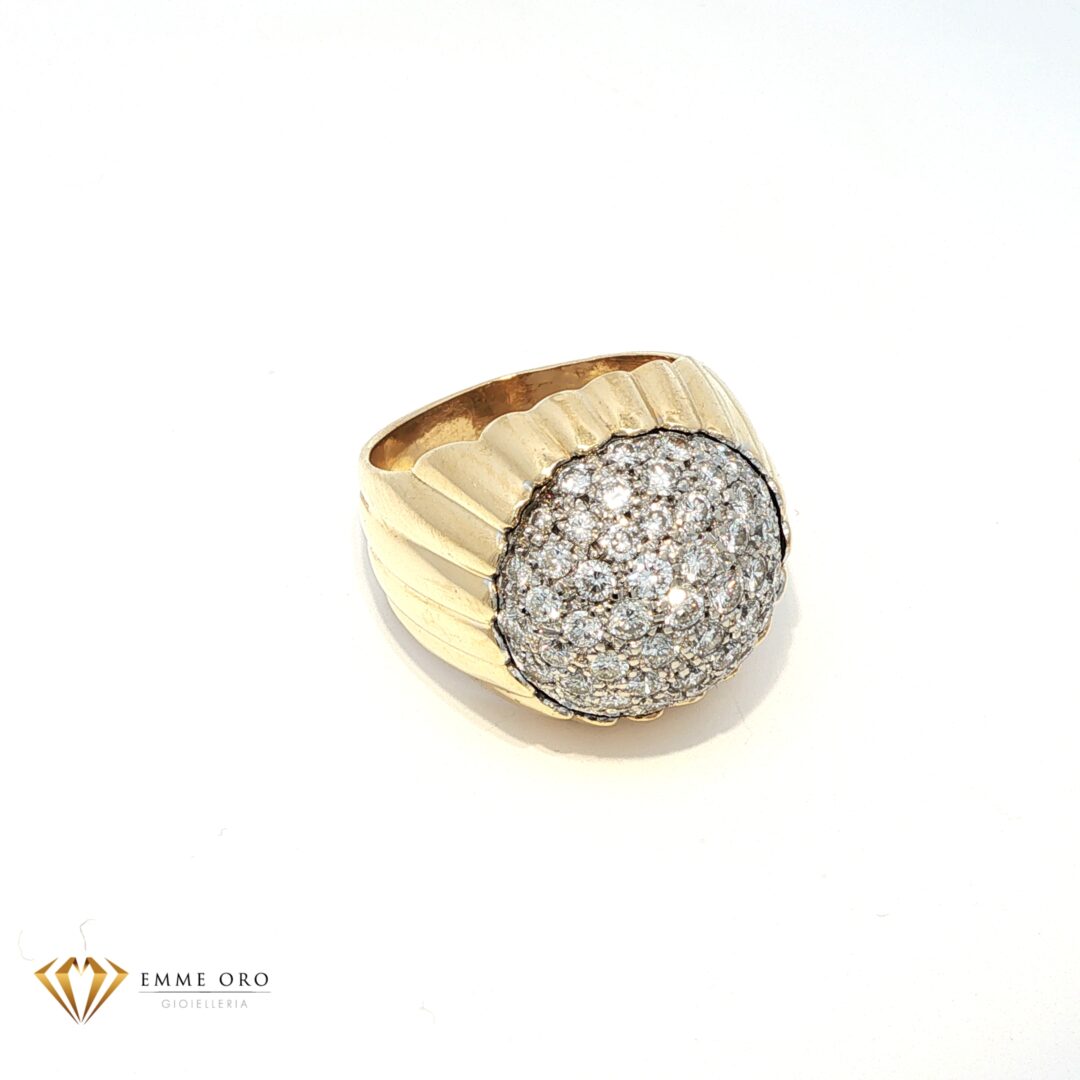 Anello Cocktail oro cupola brillanti laterale destra