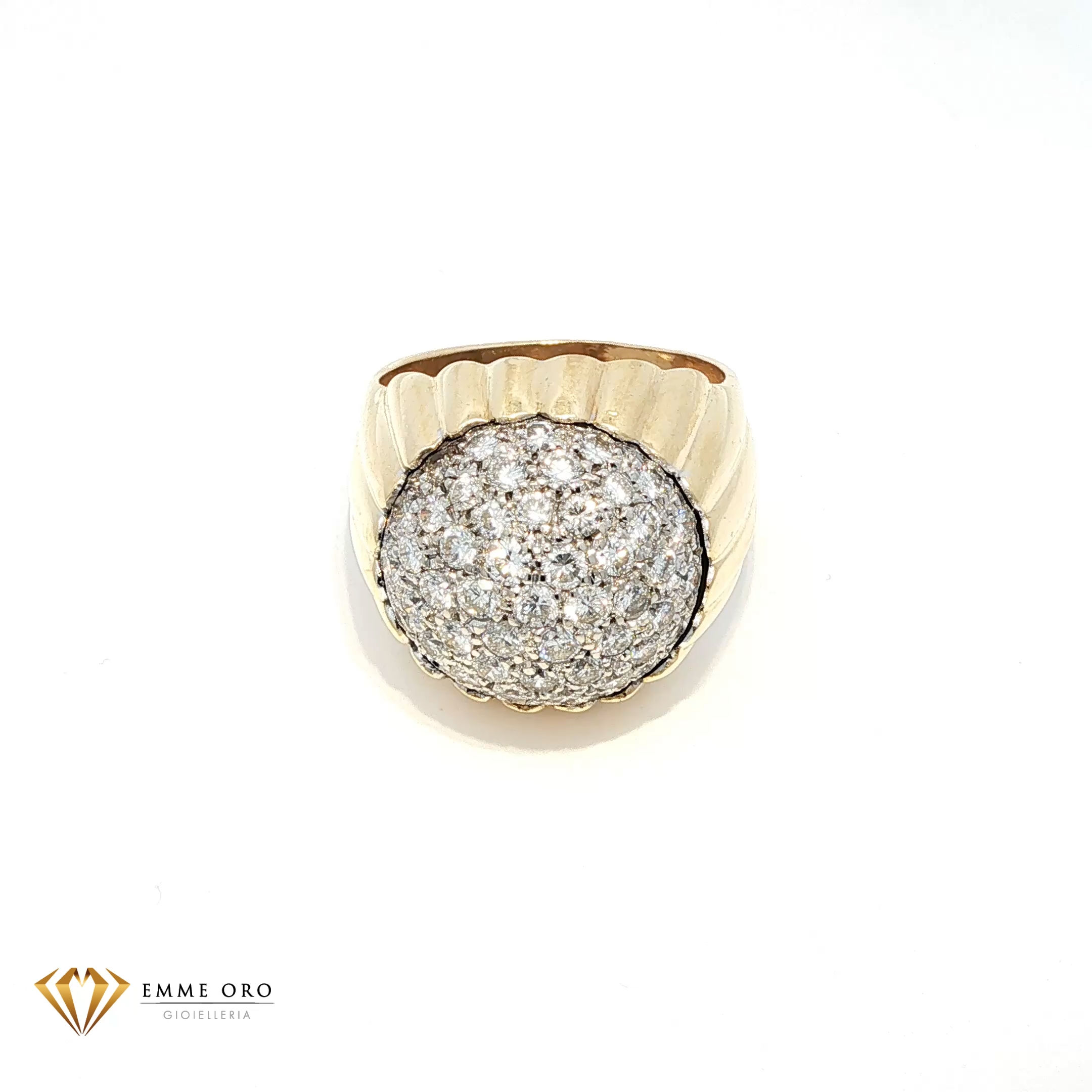 Anello Cocktail oro cupola brillanti frontale