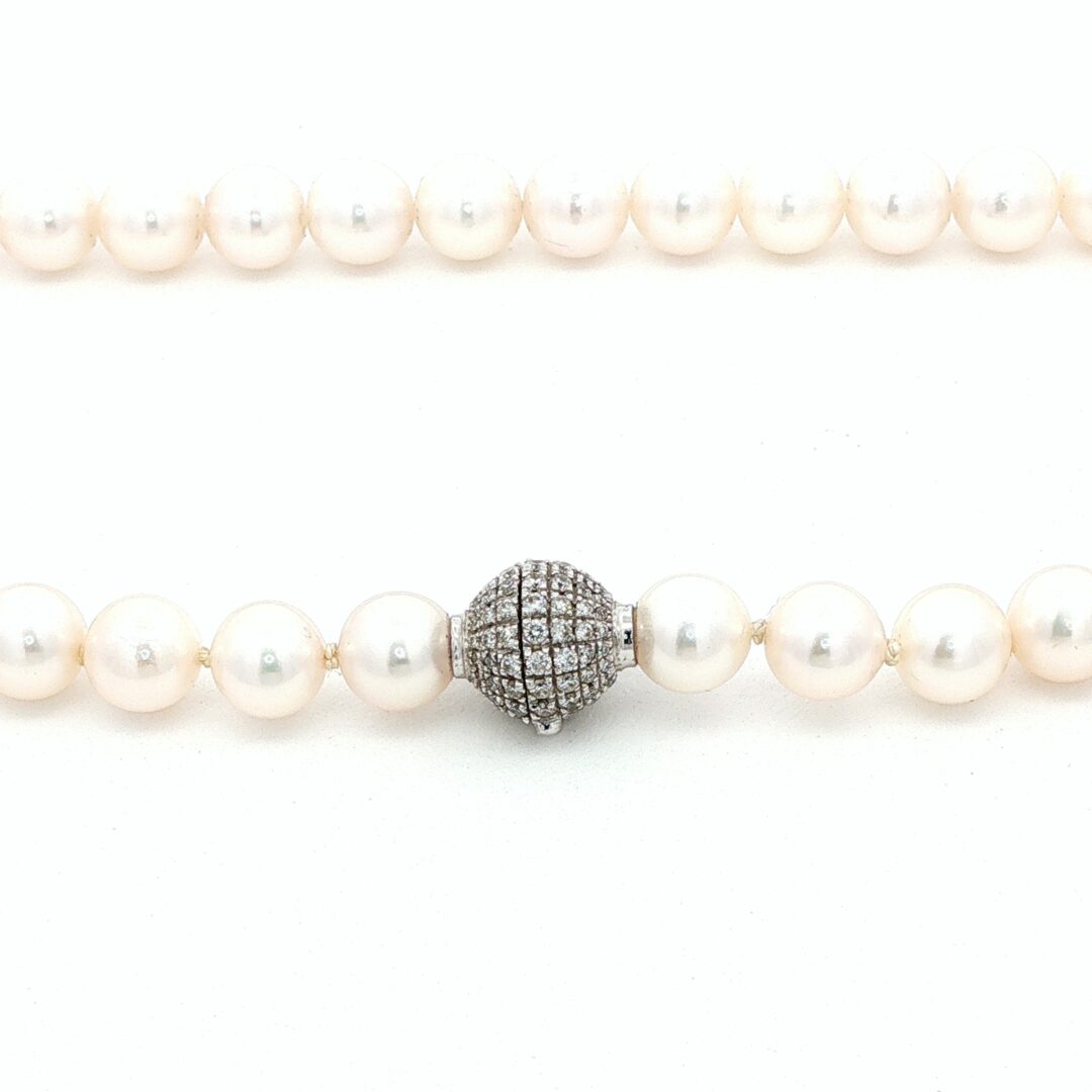 Collana Perle chiusura brillanti dettaglio chiusura