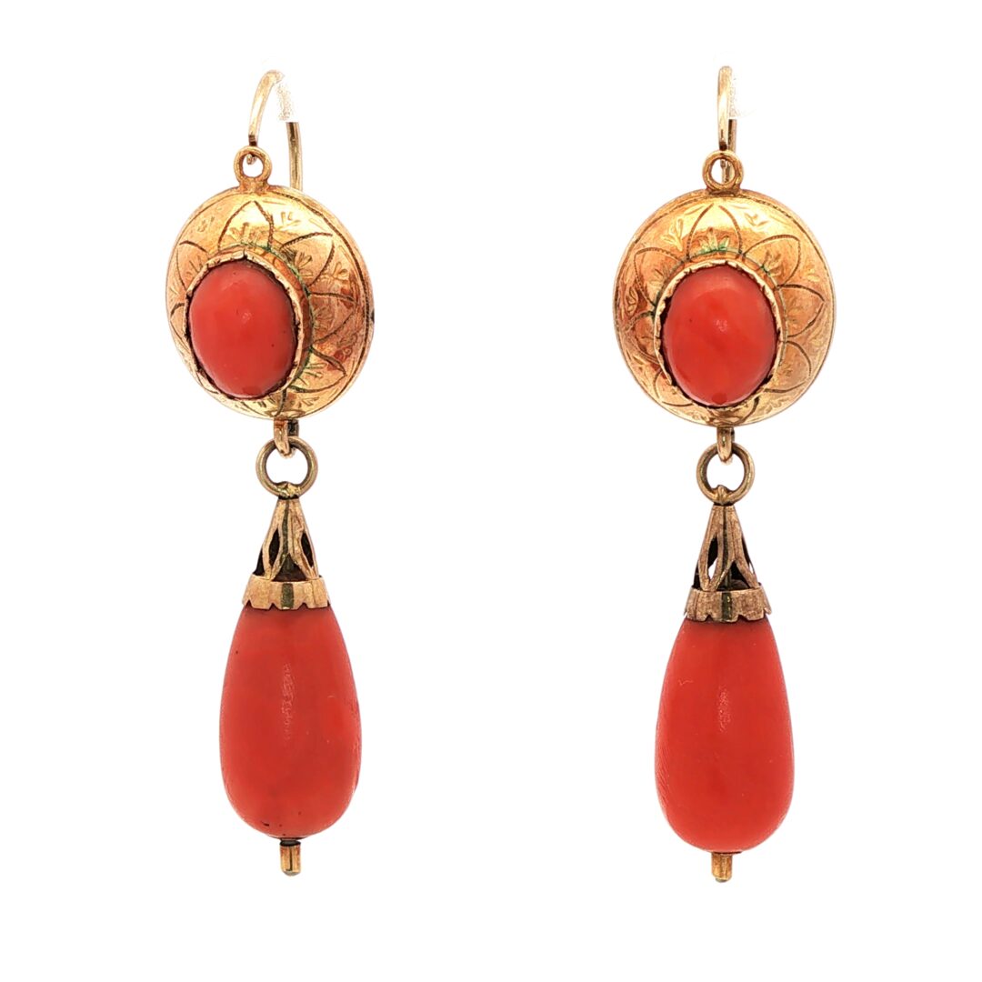 Orecchini vintage pendenti corallo oro Frontale